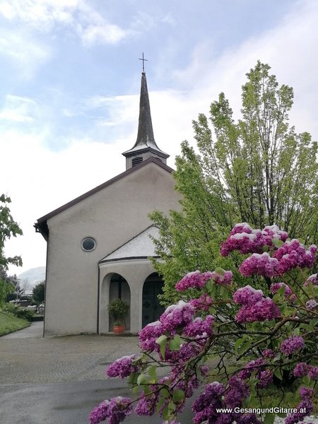 Bludenz Herz Mariä Kirche Vorarlberg Verabschiedung Trauerfeier Beerdigung Verabschiedung Totenwache Musik Kirche Solomusikerin Sängerin mit Gitarre www.trauer-musik.at www.gesangundgitarre.at Gesang Gitarre Yvonne Brugger Trauersängerin Kirchensängerin Kirche Trauerfeier Beerdigung Verabschiedung Vorarlberg Musik Kirche Sängerin mit Gitarre www.trauer-musik.at www.gesangundgitarre.at Gesang Gitarre Yvonne Brugger Trauersängerin Kirchensängerin