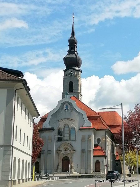 Höchst Pfarrkirche Kirche Vorarlberg Verabschiedung Trauerfeier Beerdigung Verabschiedung Totenwache Musik Kirche Solomusikerin Sängerin mit Gitarre www.trauer-musik.at www.gesangundgitarre.at Gesang Gitarre Yvonne Brugger Trauersängerin Kirchensängerin Kirche Trauerfeier Beerdigung Verabschiedung Vorarlberg Musik Kirche Sängerin mit Gitarre www.trauer-musik.at www.gesangundgitarre.at Gesang Gitarre Yvonne Brugger Trauersängerin Kirchensängerin