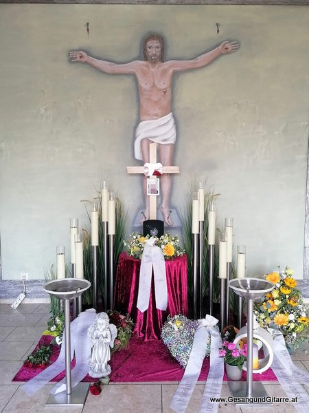 Friedhofskapelle Friedhofshalle Bregenz Vorkloster Vorarlberg Verabschiedung Trauerfeier Beerdigung Verabschiedung Totenwache Musik Kirche Solomusikerin Sängerin mit Gitarre www.trauer-musik.at www.gesangundgitarre.at Gesang Gitarre Yvonne Brugger Trauersängerin Kirchensängerin Kirche Trauerfeier Beerdigung Verabschiedung Vorarlberg Musik Kirche Sängerin mit Gitarre www.trauer-musik.at www.gesangundgitarre.at Gesang Gitarre Yvonne Brugger Trauersängerin Kirchensängerin