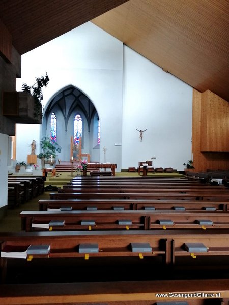 kirchliche Trauung Taufe Traufe Kirche Göfis Musik Solomusikerin Sängerin Hochzeitssängerin Hochzeit Trauung Vorarlberg Kirche www.gesangundgitarre.at Gesang Gitarre Yvonne Brugger