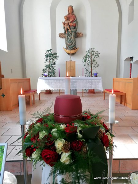 Kirche Kloster Bludenz Klosterkirche Vorarlberg Verabschiedung Trauerfeier Beerdigung Verabschiedung Totenwache Musik Kirche Solomusikerin Sängerin mit Gitarre www.trauer-musik.at www.gesangundgitarre.at Gesang Gitarre Yvonne Brugger Trauersängerin Kirchensängerin Kirche Trauerfeier Beerdigung Verabschiedung Vorarlberg Musik Kirche Sängerin mit Gitarre www.trauer-musik.at www.gesangundgitarre.at Gesang Gitarre Yvonne Brugger Trauersängerin Kirchensängerin