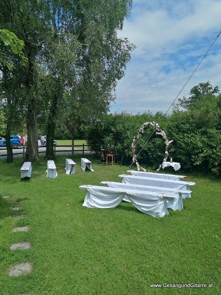 Freie Trauung Hochzeit Dornbirn Möcklebur Musik Solomusikerin Sängerin Hochzeitssängerin Hochzeit Trauung Vorarlberg Kirche www.gesangundgitarre.at Gesang Gitarre Yvonne Brugger