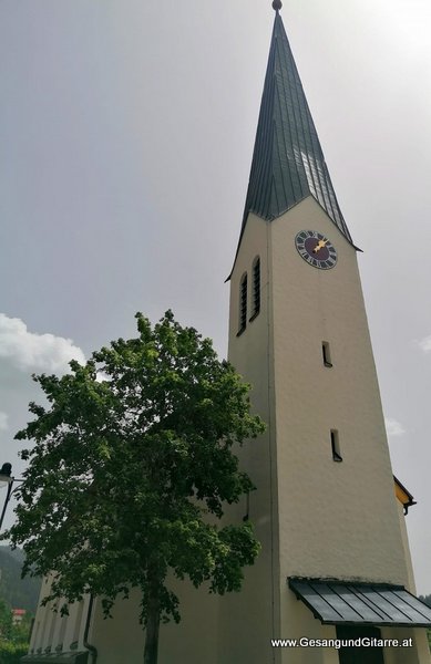 Kirche Balderschwang Oberallgäu Allgäu Taufsängerin Sängerin mit Gitarre Taufe Musik Taufmusik Bodensee Musikerin Gitarre Gesang Kirche Taufsängerin Vorarlberg www.gesangundgitarre.at Gesang Gitarre Yvonne Brugger