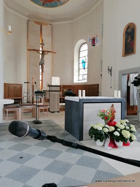 Kirche Balderschwang Oberallgäu Allgäu Taufsängerin Sängerin mit Gitarre Taufe Musik Taufmusik Bodensee Musikerin Gitarre Gesang Kirche Taufsängerin Vorarlberg www.gesangundgitarre.at Gesang Gitarre Yvonne Brugger