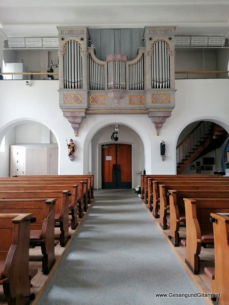 Kirche Balderschwang Oberallgäu Allgäu Taufsängerin Sängerin mit Gitarre Taufe Musik Taufmusik Bodensee Musikerin Gitarre Gesang Kirche Taufsängerin Vorarlberg www.gesangundgitarre.at Gesang Gitarre Yvonne Brugger