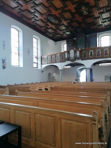 Kirche Basilika Maria Bildstein Taufsängerin Sängerin mit Gitarre Taufe Musik Taufmusik Bodensee Musikerin Gitarre Gesang Kirche Taufsängerin Vorarlberg www.gesangundgitarre.at Gesang Gitarre Yvonne Brugger