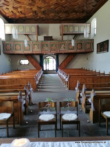 Trauung Kirche St. Arbogast Götzis Agape Musik Solomusikerin Sängerin Hochzeitssängerin Hochzeit Trauung Vorarlberg Kirche www.gesangundgitarre.at Gesang Gitarre Yvonne Brugger