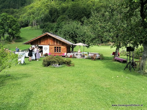 Trauung Kirche Partenen Agape Gortipohl St. Gallenkirch Montafon Musik Solomusikerin Sängerin Hochzeitssängerin Hochzeit Trauung Vorarlberg Kirche www.gesangundgitarre.at Gesang Gitarre Yvonne Brugger