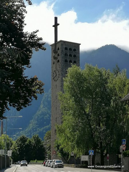 Kirche Bludenz Trauerfeier Beerdigung Verabschiedung Totenwache Musik Kirche Solomusikerin Sängerin mit Gitarre www.trauer-musik.at www.gesangundgitarre.at Gesang Gitarre Yvonne Brugger Trauersängerin Kirchensängerin Kirche Trauerfeier Beerdigung Verabschiedung Vorarlberg Musik Kirche Sängerin mit Gitarre www.trauer-musik.at www.gesangundgitarre.at Gesang Gitarre Yvonne Brugger Trauersängerin Kirchensängerin