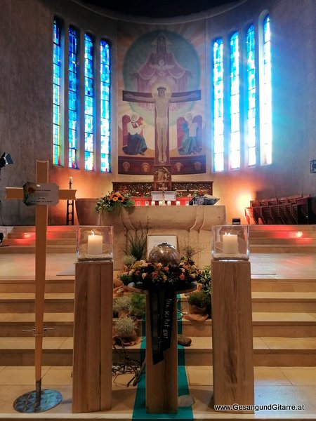 Erlöserkirche Lustenau Kirche Trauerfeier Beerdigung Verabschiedung Totenwache Musik Kirche Solomusikerin Sängerin mit Gitarre www.trauer-musik.at www.gesangundgitarre.at Gesang Gitarre Yvonne Brugger Trauersängerin Kirchensängerin Kirche Trauerfeier Beerdigung Verabschiedung Vorarlberg Musik Kirche Sängerin mit Gitarre www.trauer-musik.at www.gesangundgitarre.at Gesang Gitarre Yvonne Brugger Trauersängerin Kirchensängerin