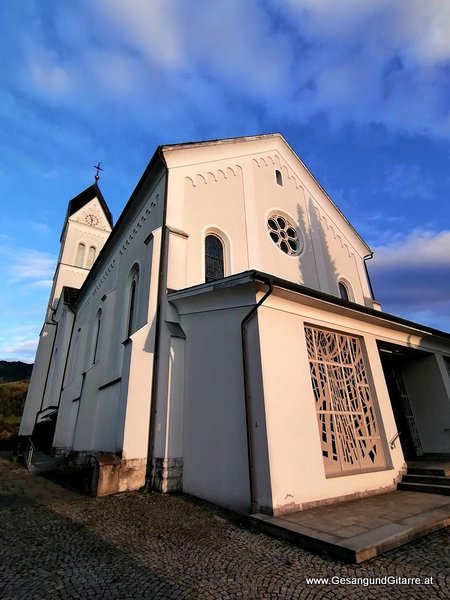 Sulz Kirche Trauerfeier Beerdigung Verabschiedung Totenwache Musik Kirche Solomusikerin Sängerin mit Gitarre www.trauer-musik.at www.gesangundgitarre.at Gesang Gitarre Yvonne Brugger Trauersängerin Kirchensängerin Kirche Trauerfeier Beerdigung Verabschiedung Vorarlberg Musik Kirche Sängerin mit Gitarre www.trauer-musik.at www.gesangundgitarre.at Gesang Gitarre Yvonne Brugger Trauersängerin Kirchensängerin