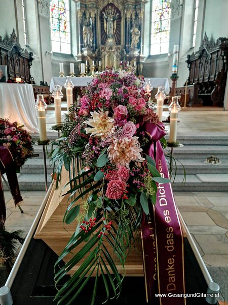 Kirche Höchst Trauerfeier Beerdigung Verabschiedung Totenwache Musik Kirche Solomusikerin Sängerin mit Gitarre www.trauer-musik.at www.gesangundgitarre.at Gesang Gitarre Yvonne Brugger Trauersängerin Kirchensängerin Kirche Trauerfeier Beerdigung Verabschiedung Vorarlberg Musik Kirche Sängerin mit Gitarre www.trauer-musik.at www.gesangundgitarre.at Gesang Gitarre Yvonne Brugger Trauersängerin Kirchensängerin