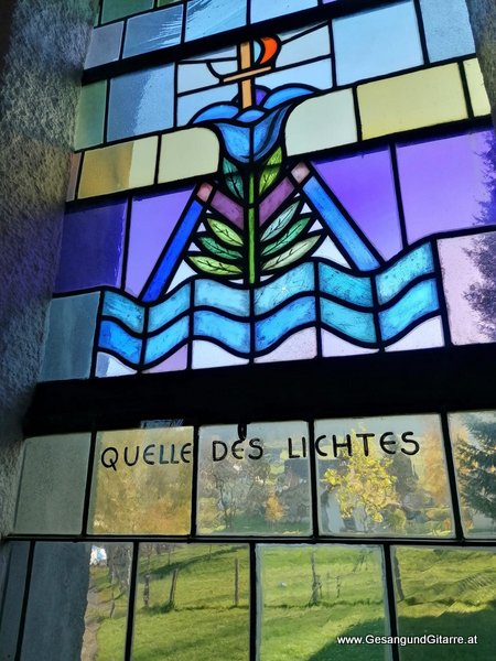 Kirche Kapelle Fatima Alberschwende Taufsängerin Sängerin mit Gitarre Taufe Musik Taufmusik Bodensee Musikerin Gitarre Gesang Kirche Taufsängerin Vorarlberg www.gesangundgitarre.at Gesang Gitarre Yvonne Brugger