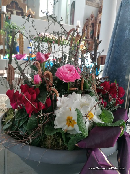 Kirche Lauterach Vorarlberg Verabschiedung Trauerfeier Beerdigung Verabschiedung Totenwache Musik Kirche Solomusikerin Sängerin mit Gitarre www.trauer-musik.at www.gesangundgitarre.at Gesang Gitarre Yvonne Brugger Trauersängerin Kirchensängerin Kirche Trauerfeier Beerdigung Verabschiedung Vorarlberg Musik Kirche Sängerin mit Gitarre www.trauer-musik.at www.gesangundgitarre.at Gesang Gitarre Yvonne Brugger Trauersängerin Kirchensängerin
