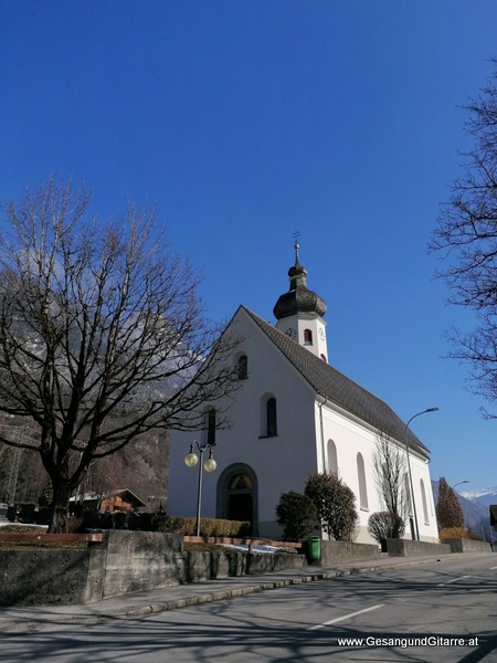 Kirche Braz Innerbraz Vorarlberg Verabschiedung Trauerfeier Beerdigung Verabschiedung Totenwache Musik Kirche Solomusikerin Sängerin mit Gitarre www.trauer-musik.at www.gesangundgitarre.at Gesang Gitarre Yvonne Brugger Trauersängerin Kirchensängerin Kirche Trauerfeier Beerdigung Verabschiedung Vorarlberg Musik Kirche Sängerin mit Gitarre www.trauer-musik.at www.gesangundgitarre.at Gesang Gitarre Yvonne Brugger Trauersängerin Kirchensängerin