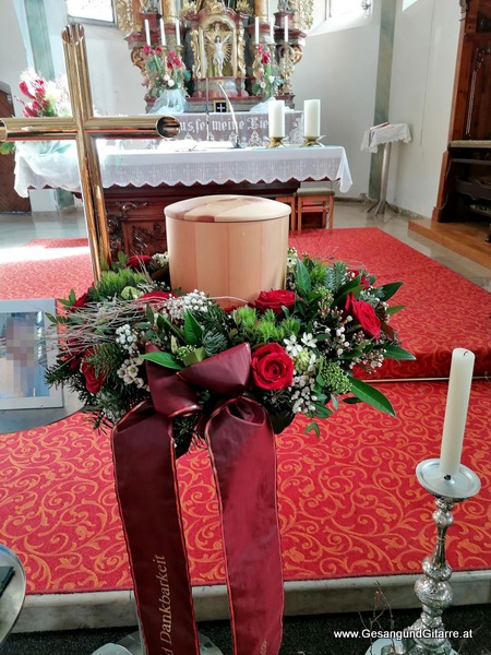 Kirche Braz Innerbraz Vorarlberg Verabschiedung Trauerfeier Beerdigung Verabschiedung Totenwache Musik Kirche Solomusikerin Sängerin mit Gitarre www.trauer-musik.at www.gesangundgitarre.at Gesang Gitarre Yvonne Brugger Trauersängerin Kirchensängerin Kirche Trauerfeier Beerdigung Verabschiedung Vorarlberg Musik Kirche Sängerin mit Gitarre www.trauer-musik.at www.gesangundgitarre.at Gesang Gitarre Yvonne Brugger Trauersängerin Kirchensängerin