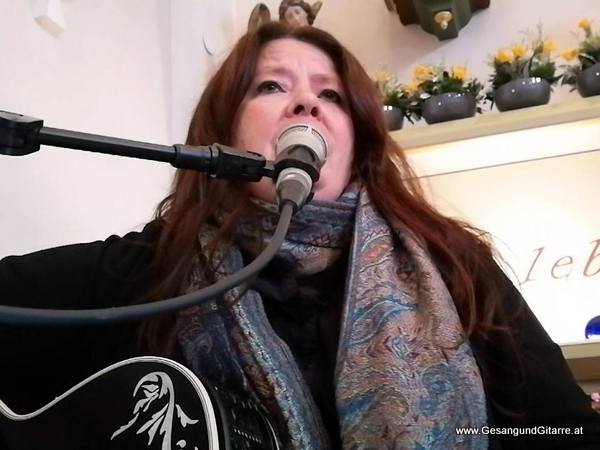 Kirche Feldkirch Gisingen Totenwache Trauerfeier Beerdigung Verabschiedung Totenwache Musik Kirche Solomusikerin Sängerin mit Gitarre www.trauer-musik.at www.gesangundgitarre.at Gesang Gitarre Yvonne Brugger Trauersängerin Kirchensängerin Kirche Trauerfeier Beerdigung Verabschiedung Vorarlberg Musik Kirche Sängerin mit Gitarre www.trauer-musik.at www.gesangundgitarre.at Gesang Gitarre Yvonne Brugger Trauersängerin Kirchensängerin