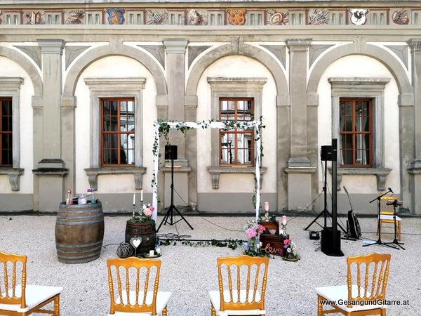 Sängerin Hochzeitssängerin Gitarre Trauung Kirche Trauungsmusik Hochzeitsmusik Palast Hohenems Schloss Bodensee Bodenseeregion