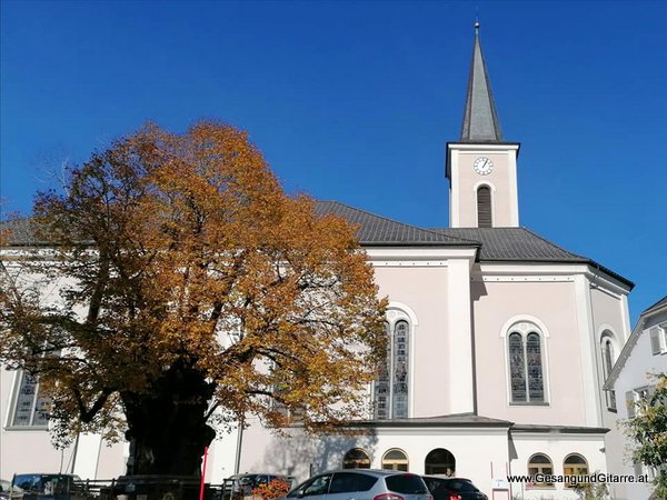 Sängerin Gitarre Musikerin Trauerfeier Verabschiedung Beerdigung Begräbnis Alberschwende Kirche