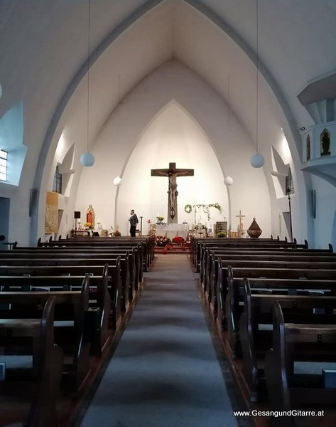 Sängerin Gitarre Musikerin Trauerfeier Verabschiedung Beerdigung Begräbnis Batschuns Innerbraz Kirche