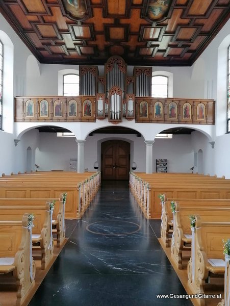 Sängerin Hochzeitssängerin Hochzeit Trauung Bildstein Vorarlberg Kirche