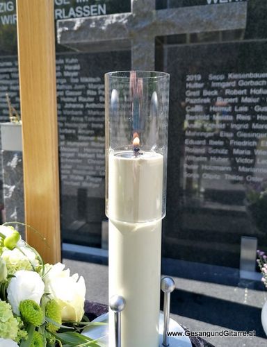 Musik am Grab Sängerin Vorarlberg Bregenz Mariahilf Friedhof Verabschiedung Beisetzung Trauerfeier