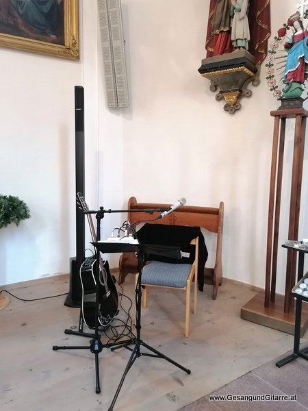 Vandans Musik Trauerfeier Kirche Trauersängerin Sängerin mit Gitarre Beerdigung Begräbnis Trauerfeier Verabschiedung Vorarlberg www.gesangundgitarre.at yvonne brugger