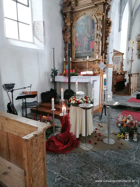 Thüringen Musik Trauerfeier Kirche Trauersängerin Sängerin mit Gitarre Beerdigung Begräbnis Trauerfeier Verabschiedung Vorarlberg www.gesangundgitarre.at yvonne brugger