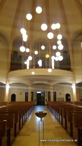 Musik Trauermusik Träuersängerin Sängerin Kirche Kirchensängerin Solosängerin Beerdigung Vorarlberg