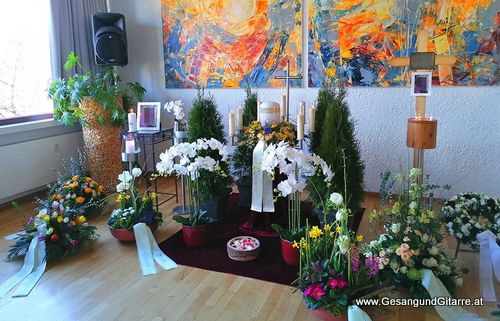 Sängerin mit Gitarre Vorarlberg Beerdigung Beisetzung Verabschiedung